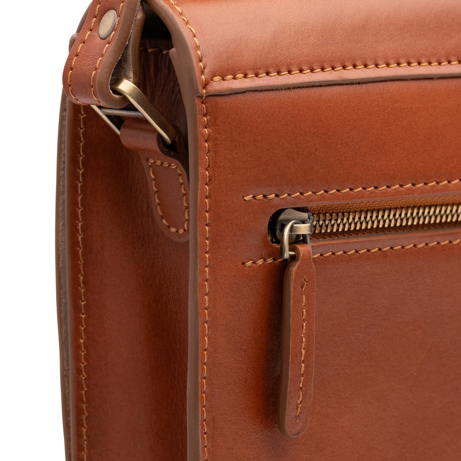 ARAS PINE Vittore Crossbody — detail