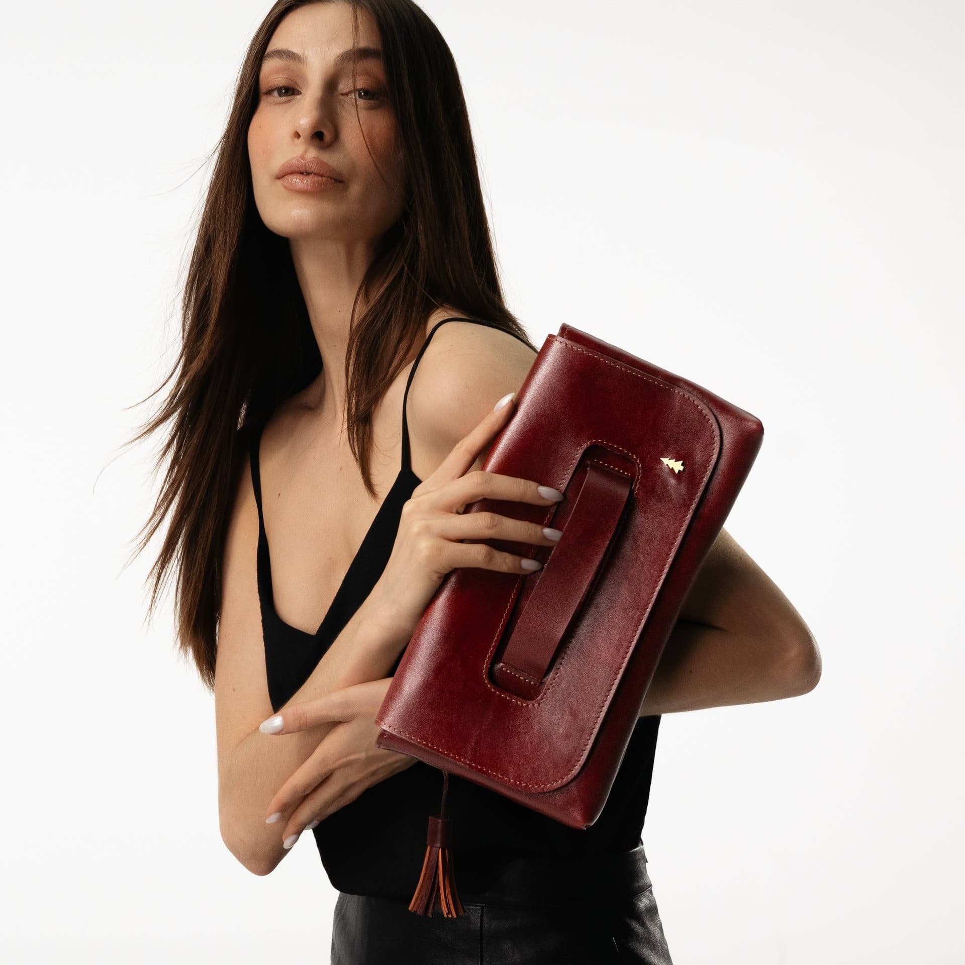 ARAS PINE Clutches — atelier lifestyle