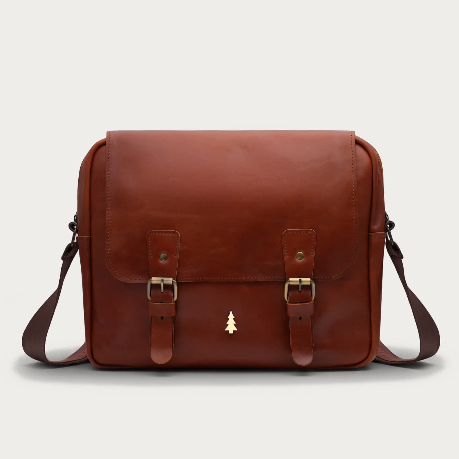 ARAS PINE Bellune Messenger — cognac — leather messenger bag, handmade in Türkiye