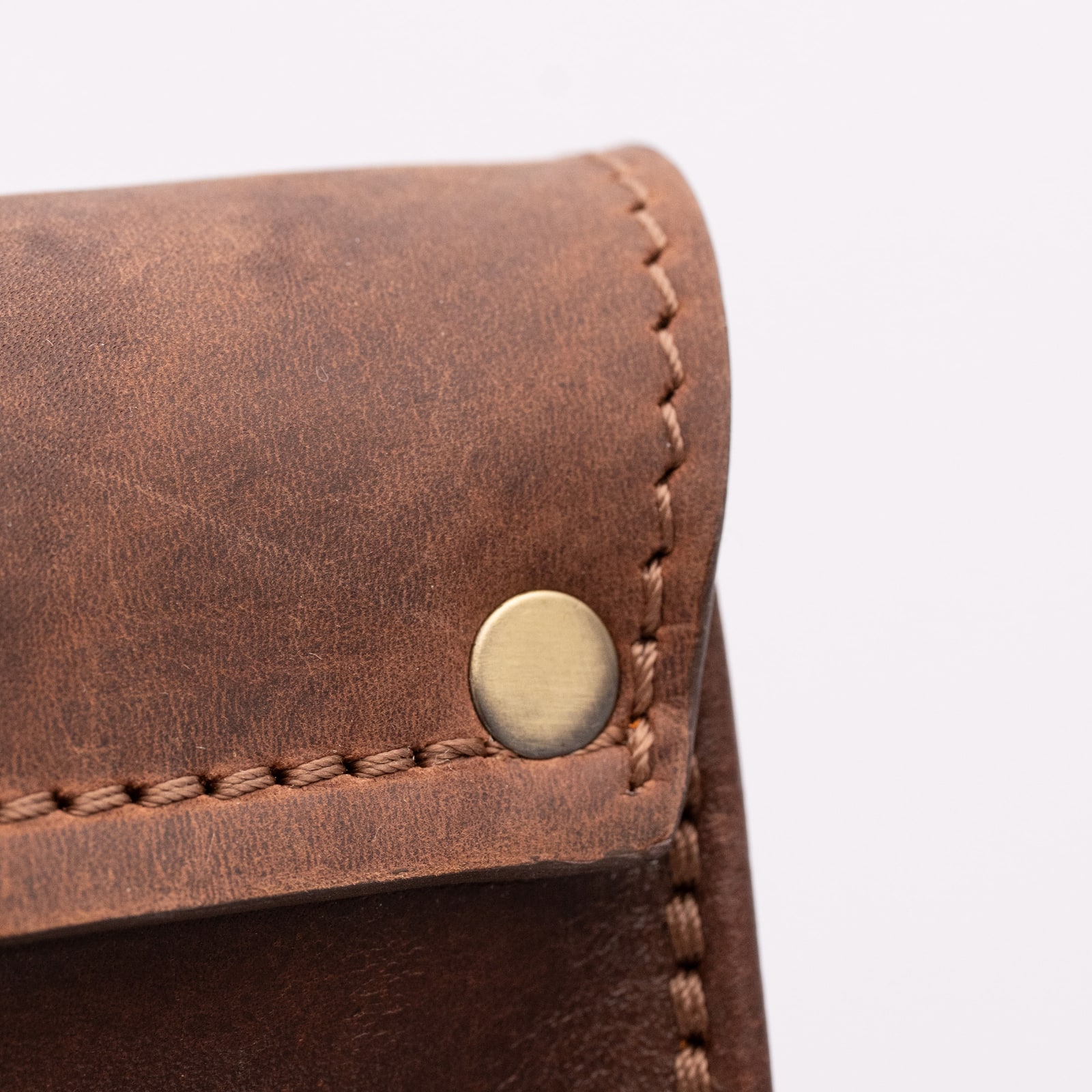 ARAS PINE — detail 2 — leather, handmade in Türkiye