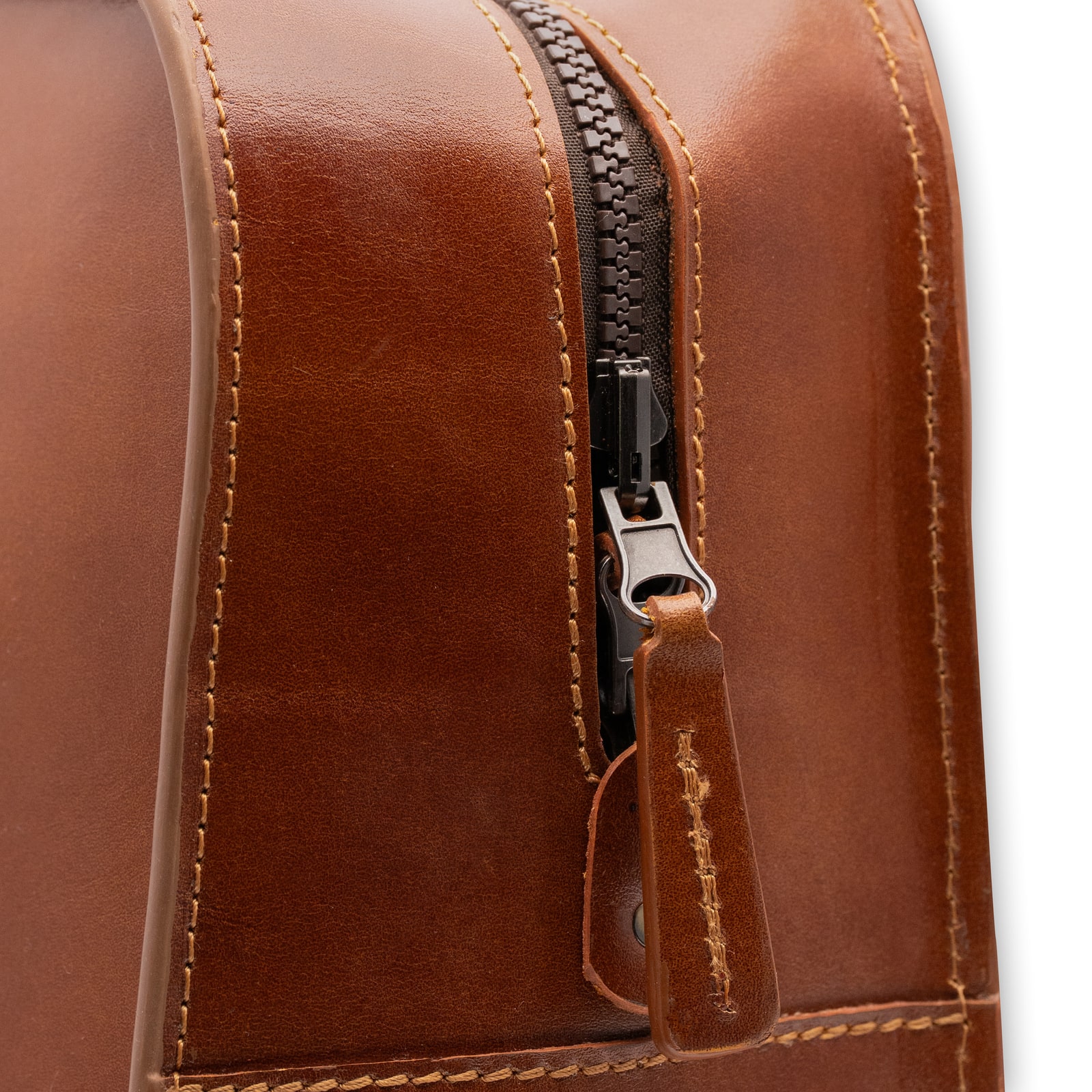 ARAS PINE Montel Backpack — detail — leather backpack, handmade in Türkiye