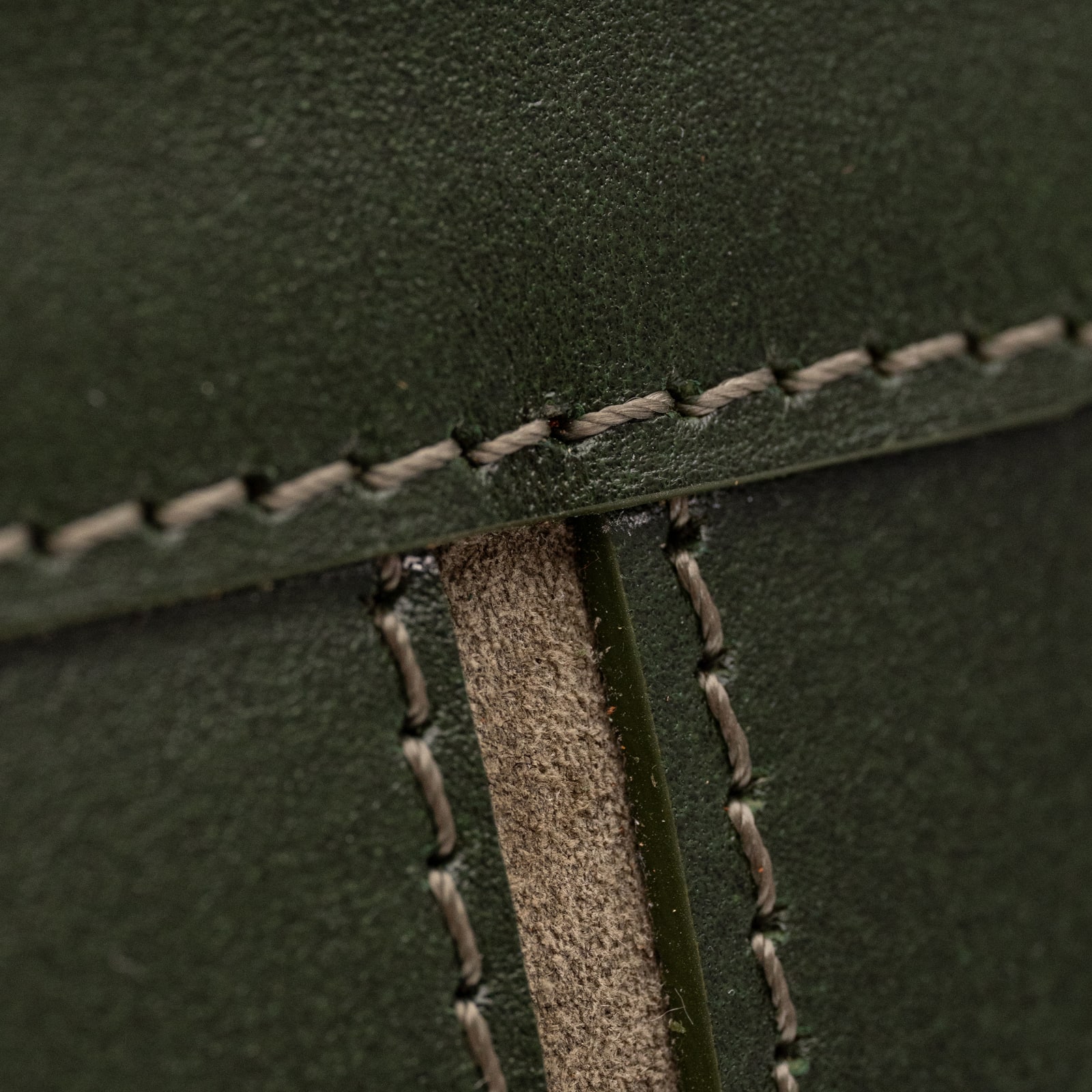 ARAS PINE — detail 3 — leather, handmade in Türkiye