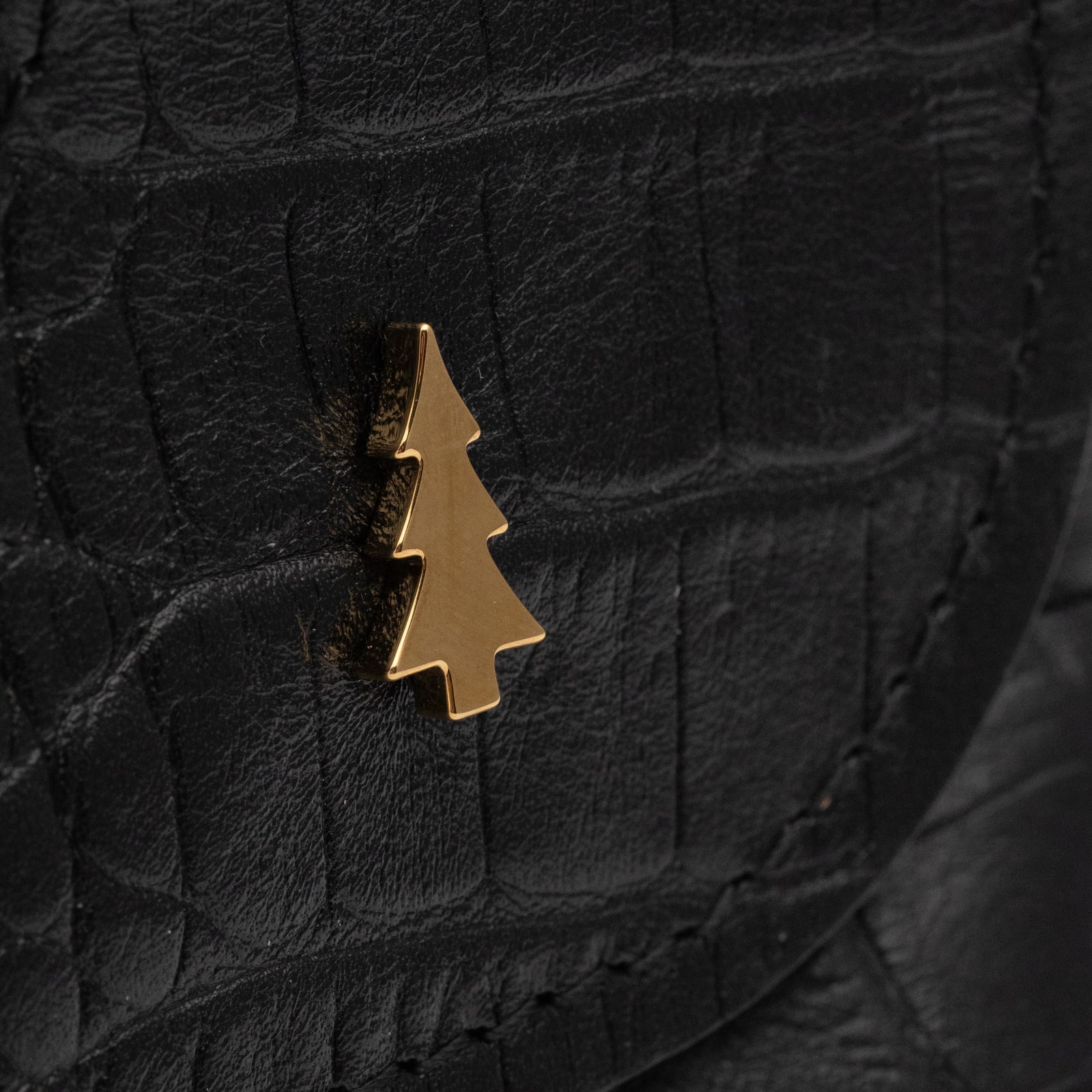 ARAS PINE — detail 2 — leather, handmade in Türkiye