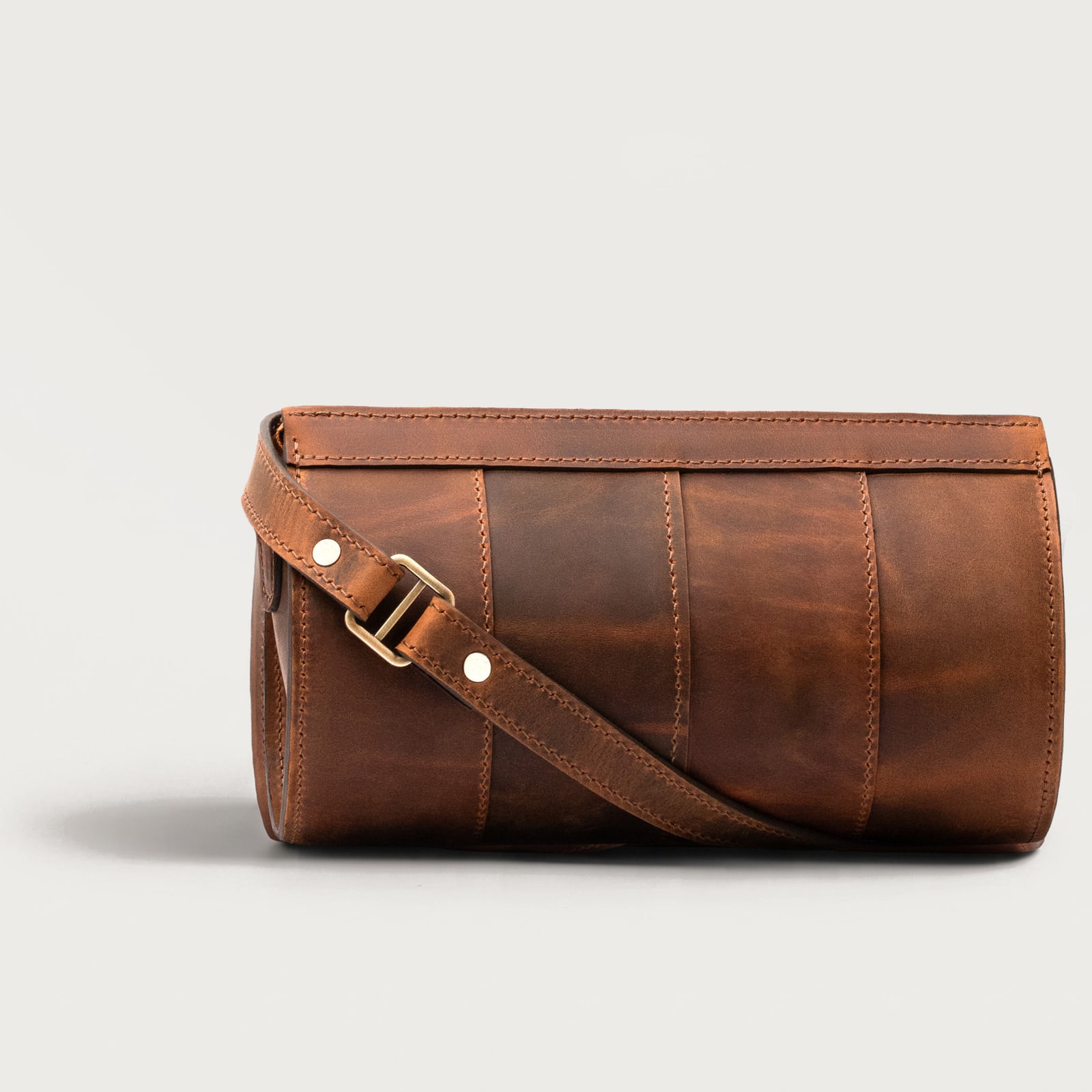 ARAS PINE Barca Crossbody — chestnut, back — leather crossbody bag (back view), handmade in Türkiye