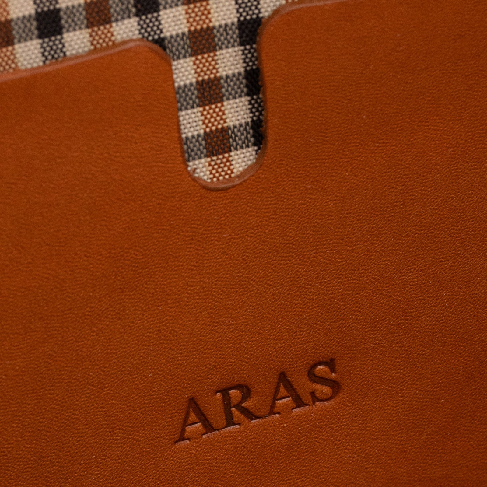 ARAS PINE — detail 2 — leather, handmade in Türkiye