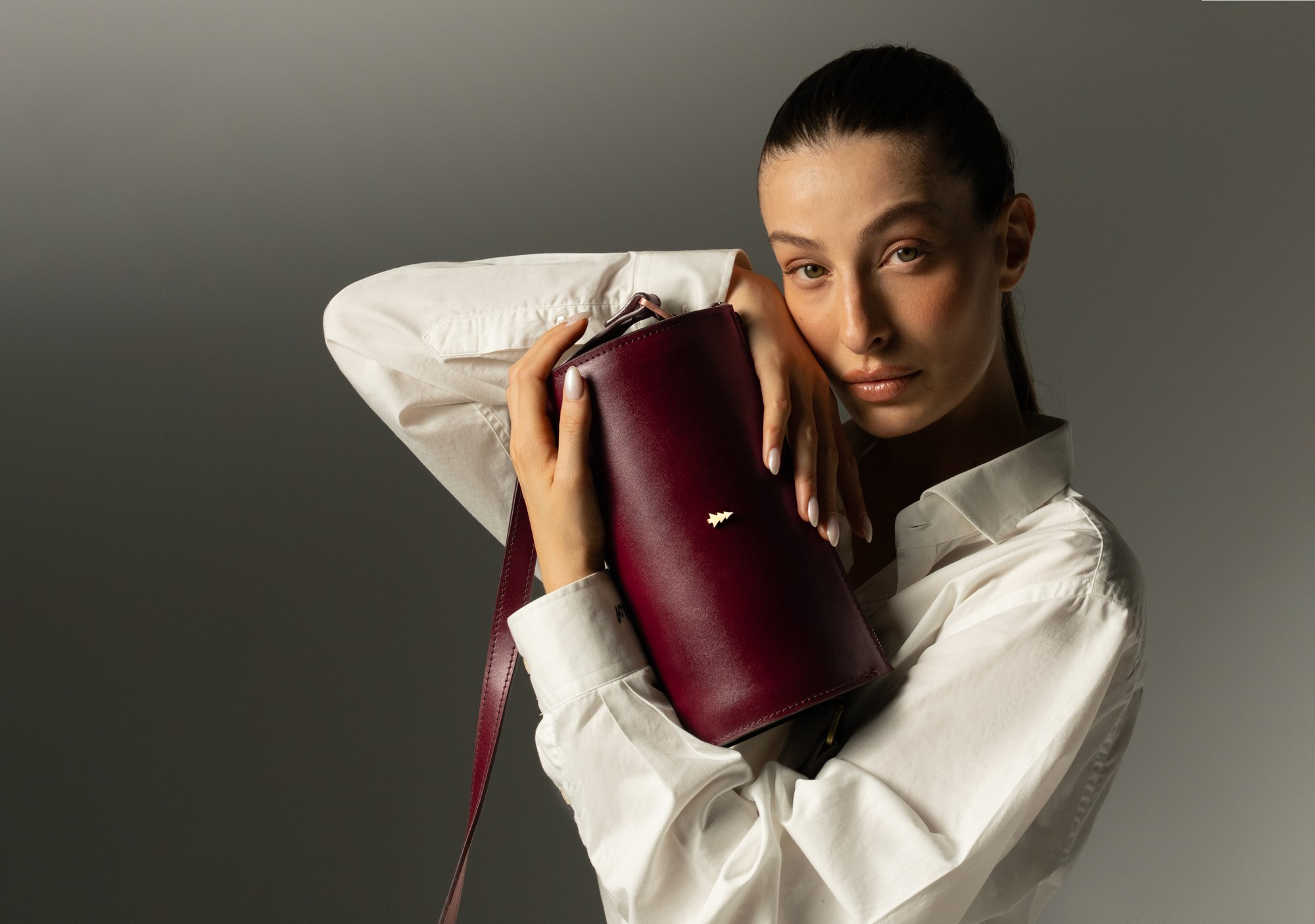 ARAS PINE Crossbody — burgundy barrel, editorial — leather crossbody bag, handmade in Türkiye
