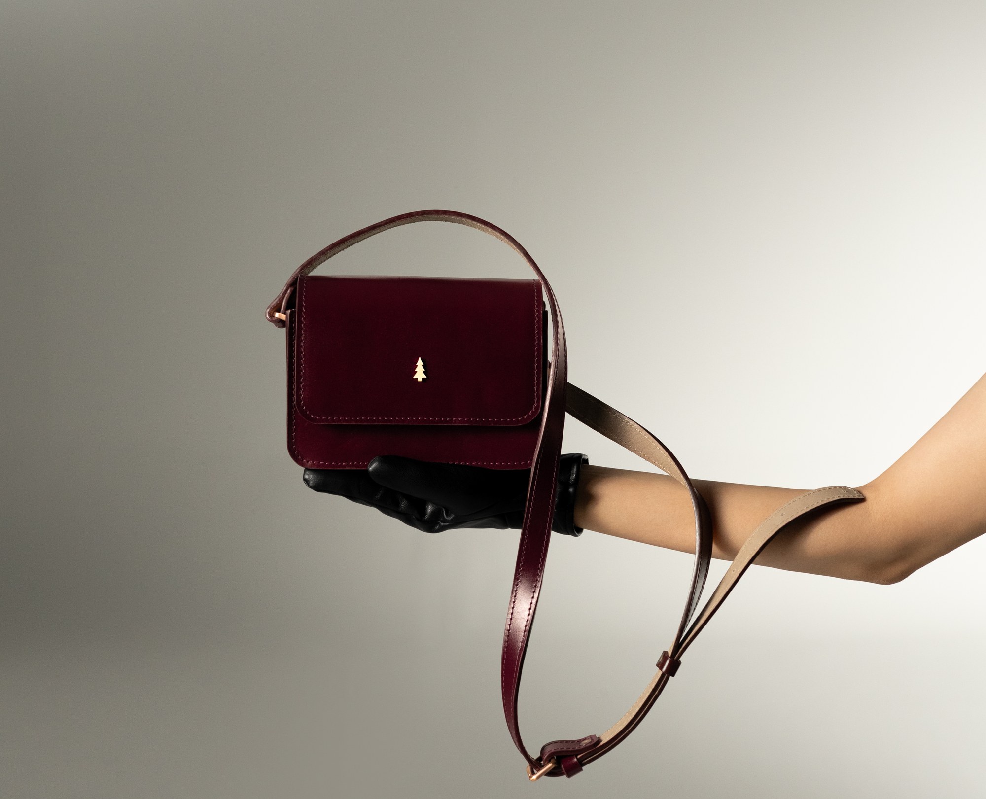 ARAS PINE Devon Crossbody — burgundy, editorial — leather crossbody bag, handmade in Türkiye