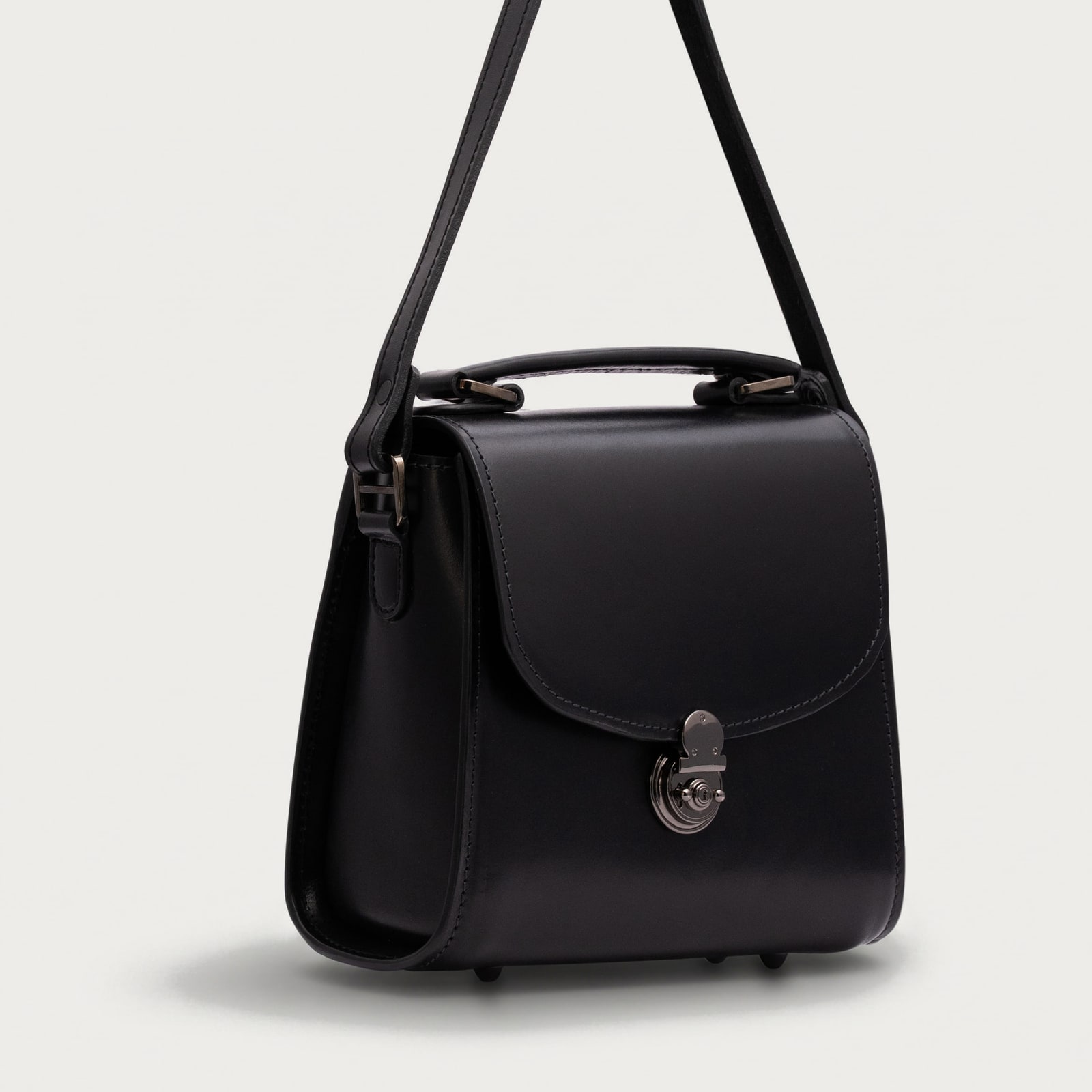 ARAS PINE Top-Handle Handbag — black, side — leather handbag (side view), handmade in Türkiye
