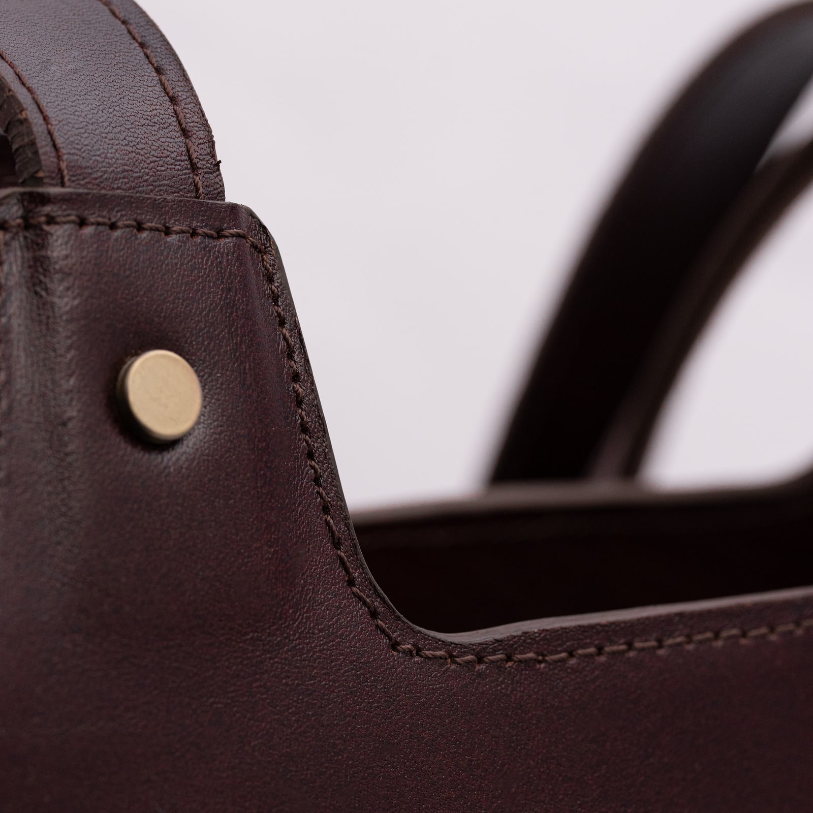 ARAS PINE Luna Handbag — burgundy, detail — leather handbag (close-up detail), handmade in Türkiye