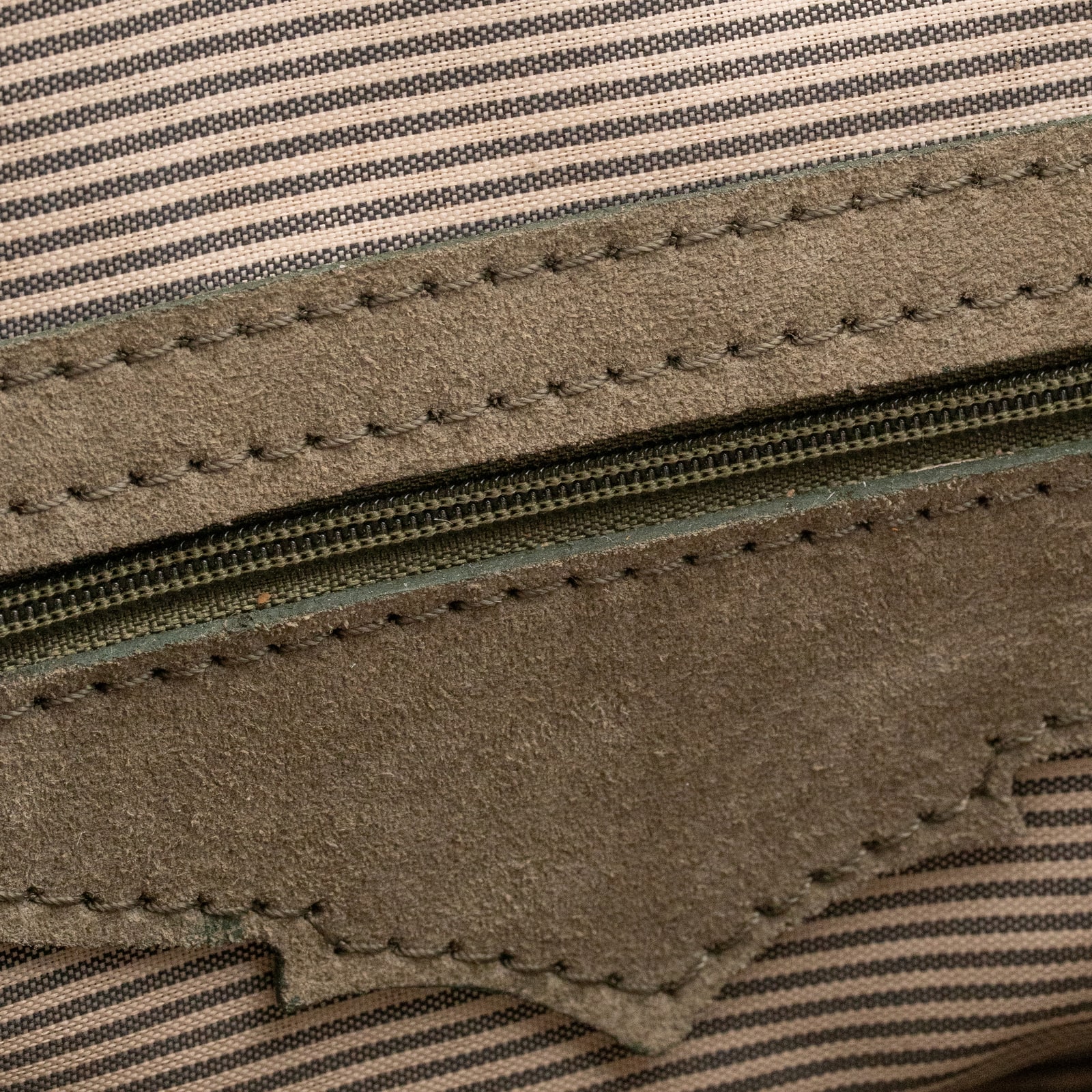 ARAS PINE — detail 3 — leather, handmade in Türkiye