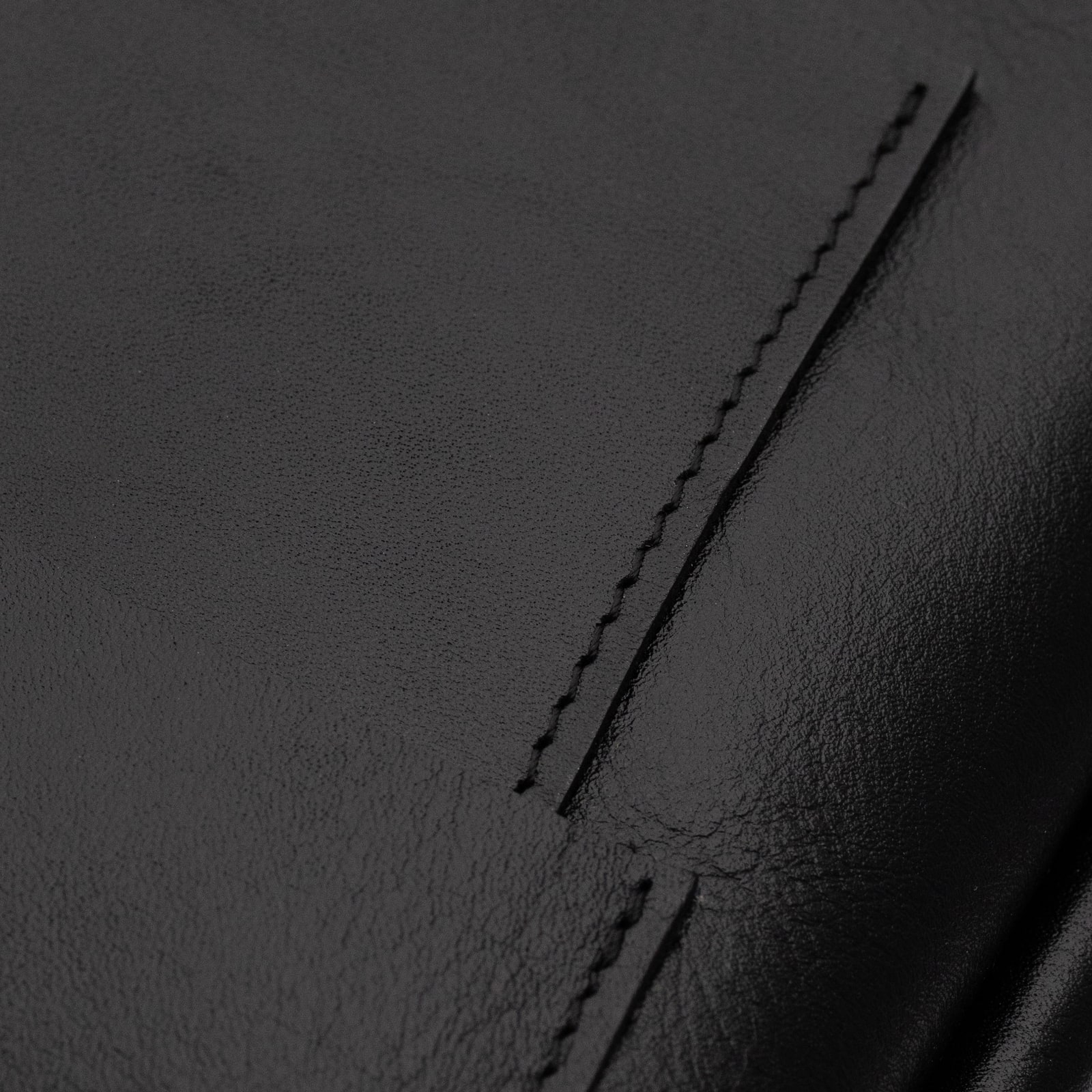 ARAS PINE Lorena Tote Bag — black, detail — leather tote (close-up detail), handmade in Türkiye
